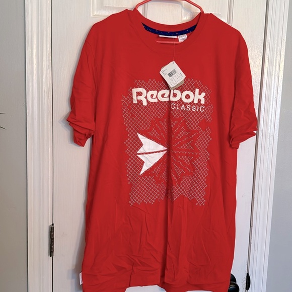 Reebok Other - Reebok starcrest Tshirt NWT XL